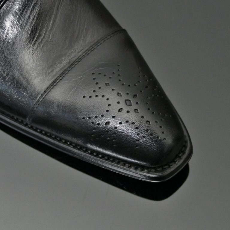 Crypt Double Strap Shoe Design